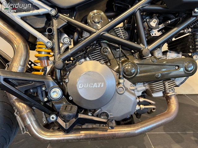 ducati - hypermotard-796