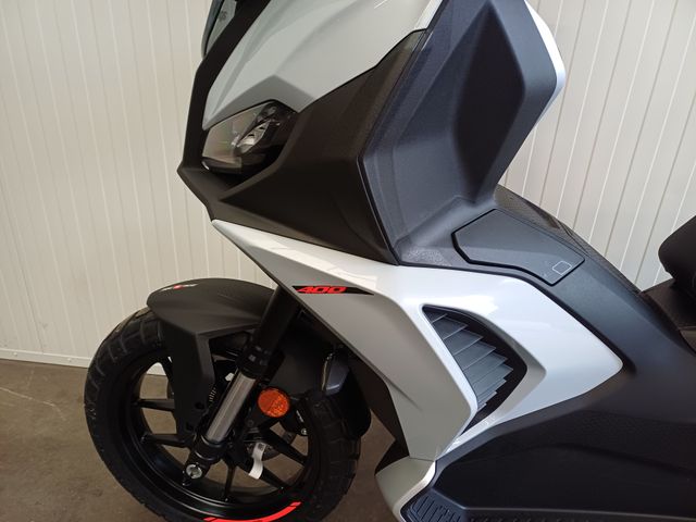 aprilia - sr-gt-400