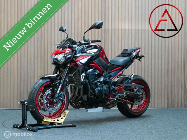 kawasaki - z900