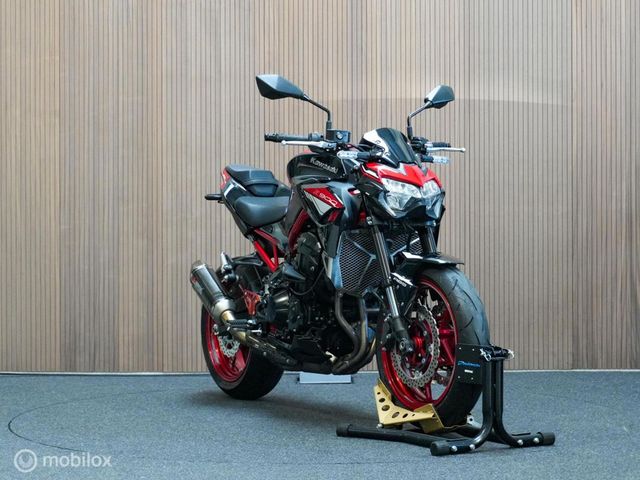 kawasaki - z900