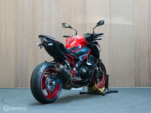 kawasaki - z900
