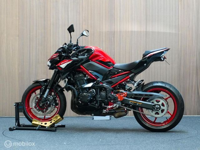 kawasaki - z900