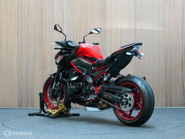 kawasaki - z900