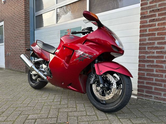 honda - cbr-1100--xx-super-blackbird