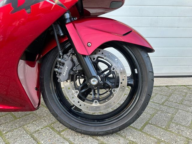 honda - cbr-1100--xx-super-blackbird