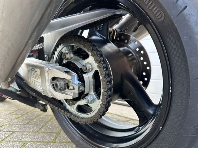 honda - cbr-1100--xx-super-blackbird
