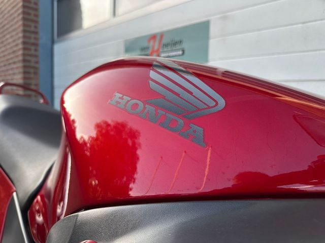 honda - cbr-1100--xx-super-blackbird