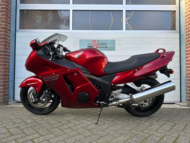 honda - cbr-1100--xx-super-blackbird