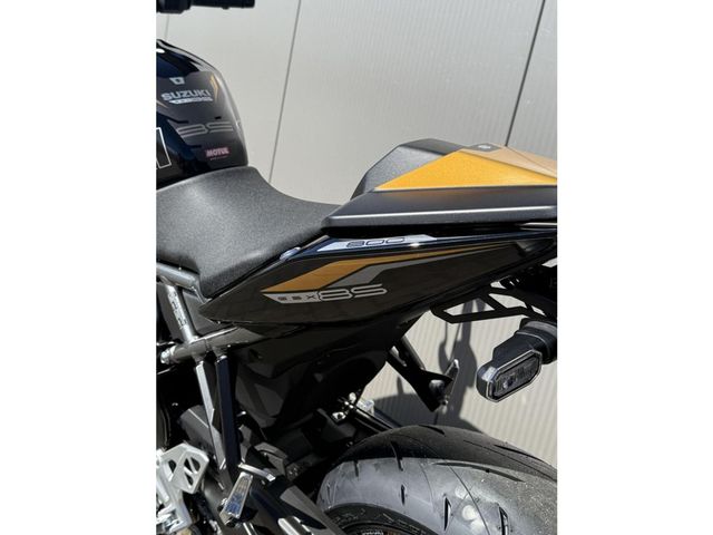 suzuki - gsx-8s