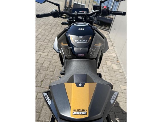 suzuki - gsx-8s