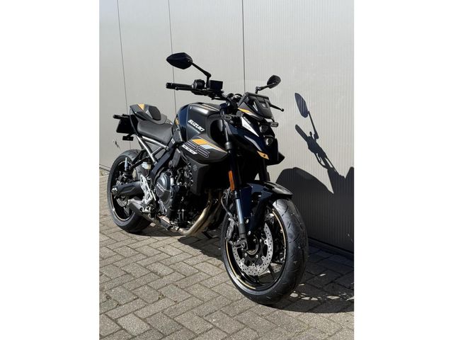 suzuki - gsx-8s