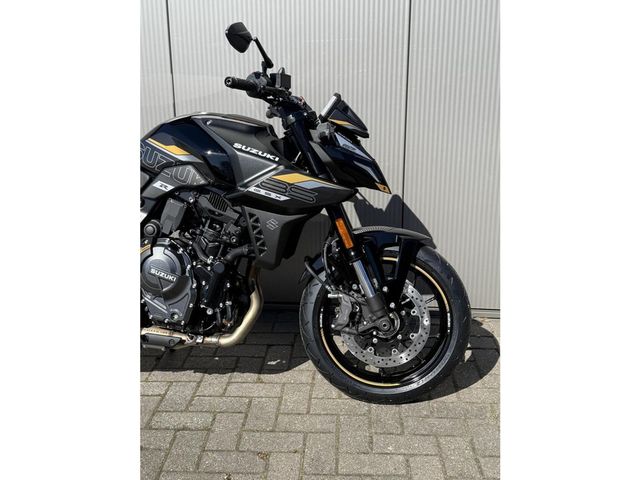 suzuki - gsx-8s
