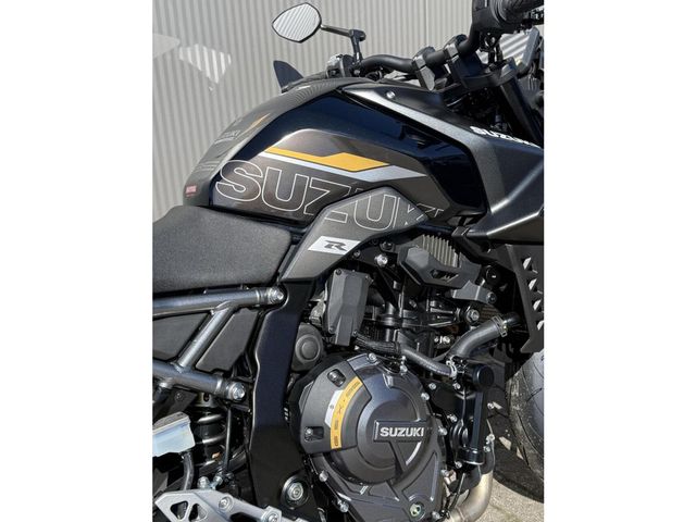 suzuki - gsx-8s