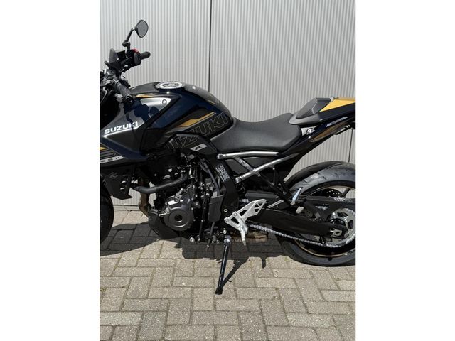 suzuki - gsx-8s