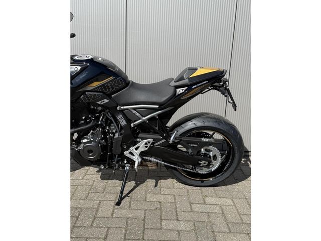 suzuki - gsx-8s