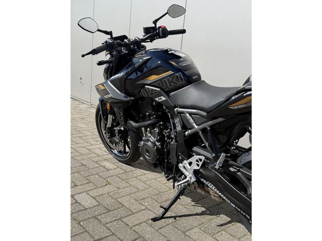 suzuki - gsx-8s