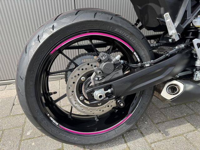 suzuki - gsx-8s