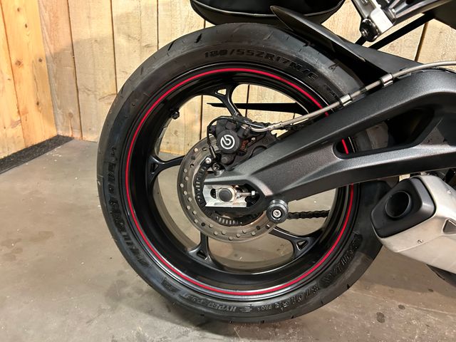 triumph - street-triple-r