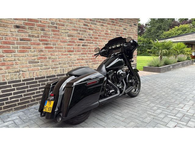 harley-davidson - street-glide-cvo-flhxse