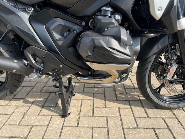 bmw - r-1300-gs