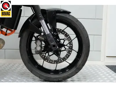 KTM 690 DUKE ABS – foto 2