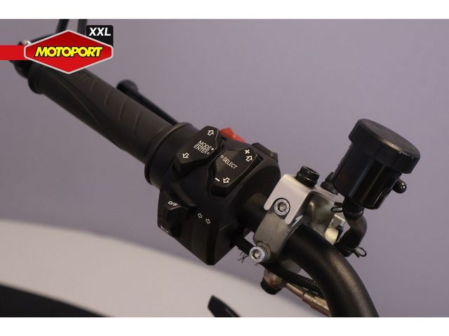 ducati - streetfighter-v4s