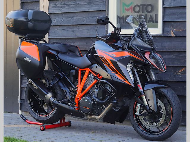 ktm - 1290-super-duke-gt