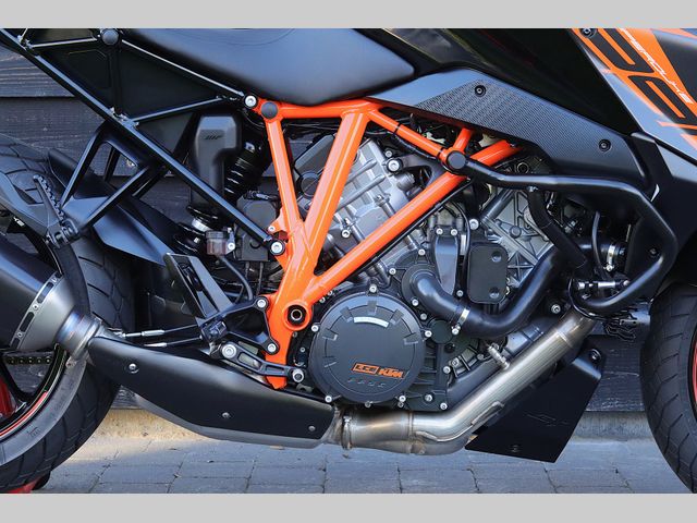 ktm - 1290-super-duke-gt