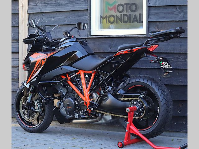 ktm - 1290-super-duke-gt