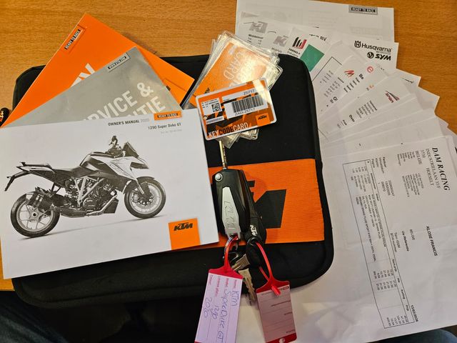 ktm - 1290-super-duke-gt