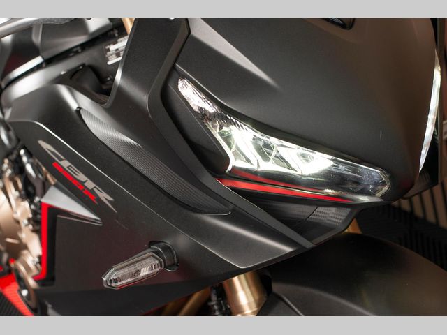 honda - cbr-650-r