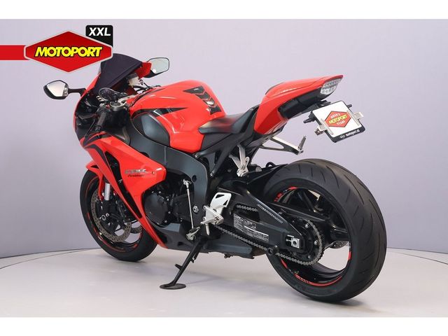 honda - cbr-1000-rr-fireblade