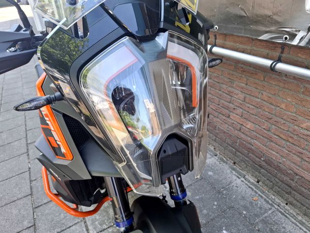 ktm - 1290-super-adventure-s