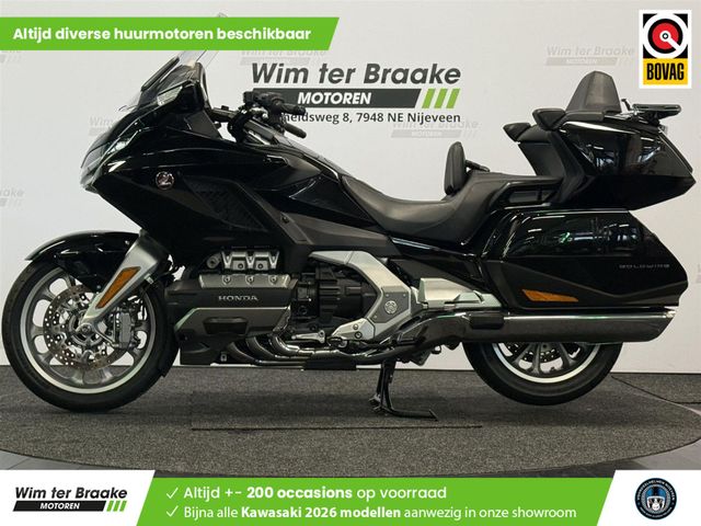 honda - gl-1800-goldwing-touring-deluxe