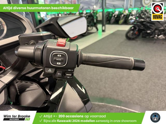 honda - gl-1800-goldwing-touring-deluxe