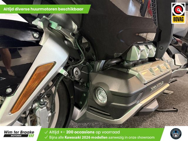 honda - gl-1800-goldwing-touring-deluxe