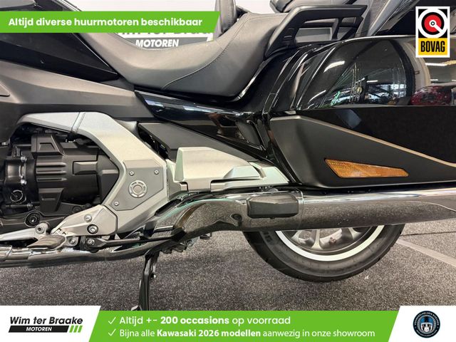 honda - gl-1800-goldwing-touring-deluxe