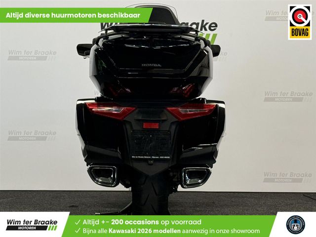 honda - gl-1800-goldwing-touring-deluxe