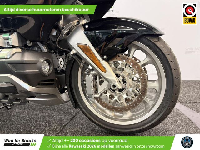 honda - gl-1800-goldwing-touring-deluxe