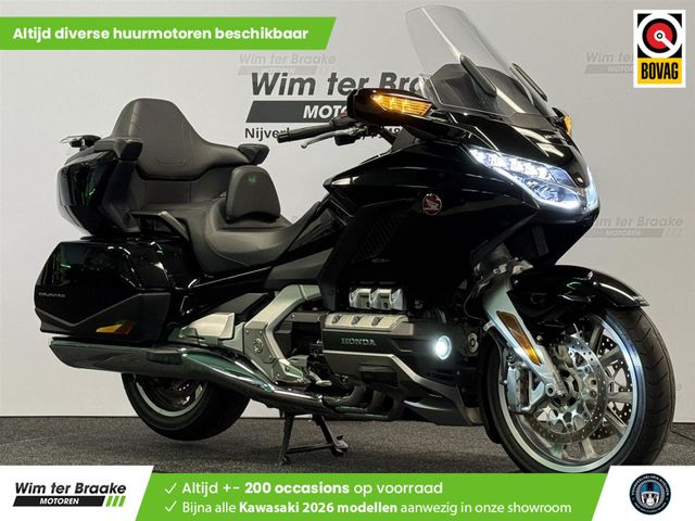 honda - gl-1800-goldwing-touring-deluxe