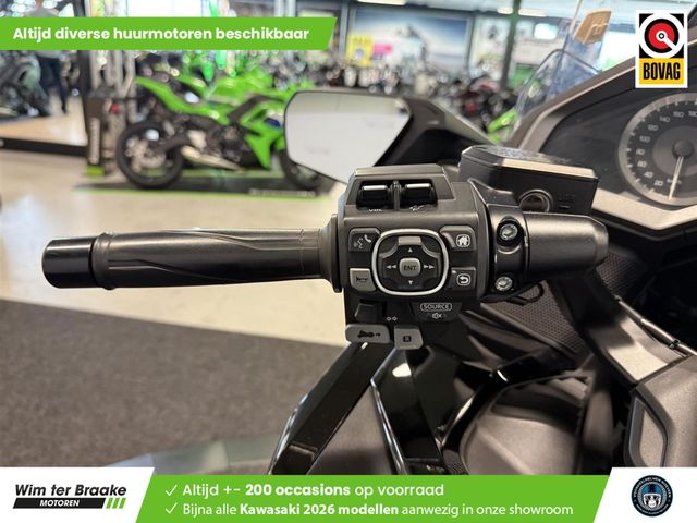 honda - gl-1800-goldwing-touring-deluxe