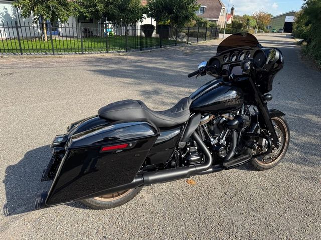 harley-davidson - street-glide-st-flhxst