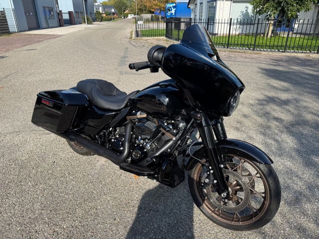 harley-davidson - street-glide-st-flhxst
