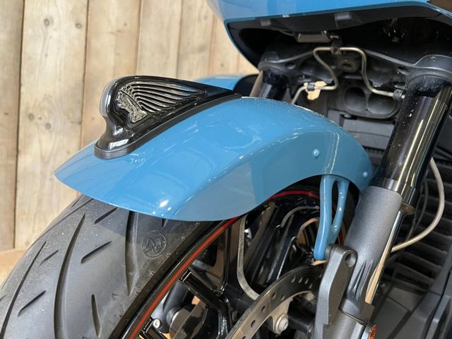 indian - challenger-dark-horse