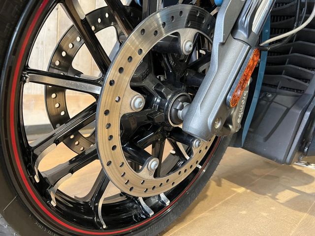 indian - challenger-dark-horse