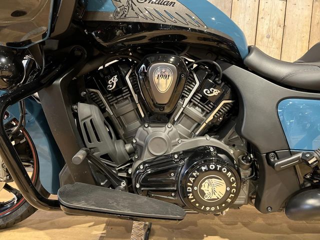 indian - challenger-dark-horse