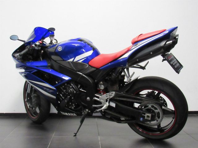 yamaha - yzf-r1