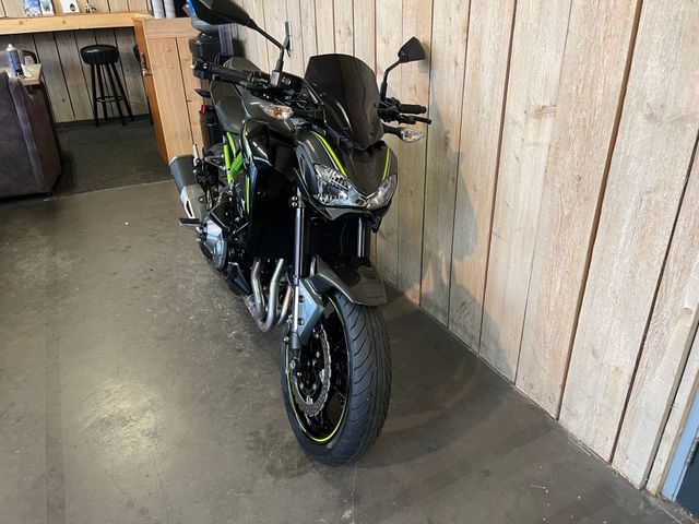 kawasaki - z900