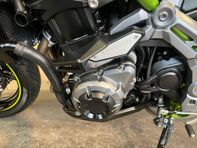 kawasaki - z900