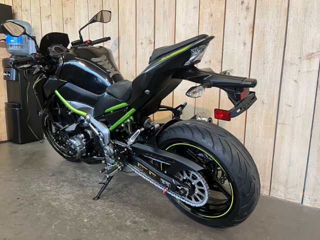 kawasaki - z900